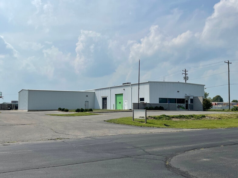 4480 Ray Boll Blvd, Columbus, IN à vendre - Photo du bâtiment - Image 1 de 4