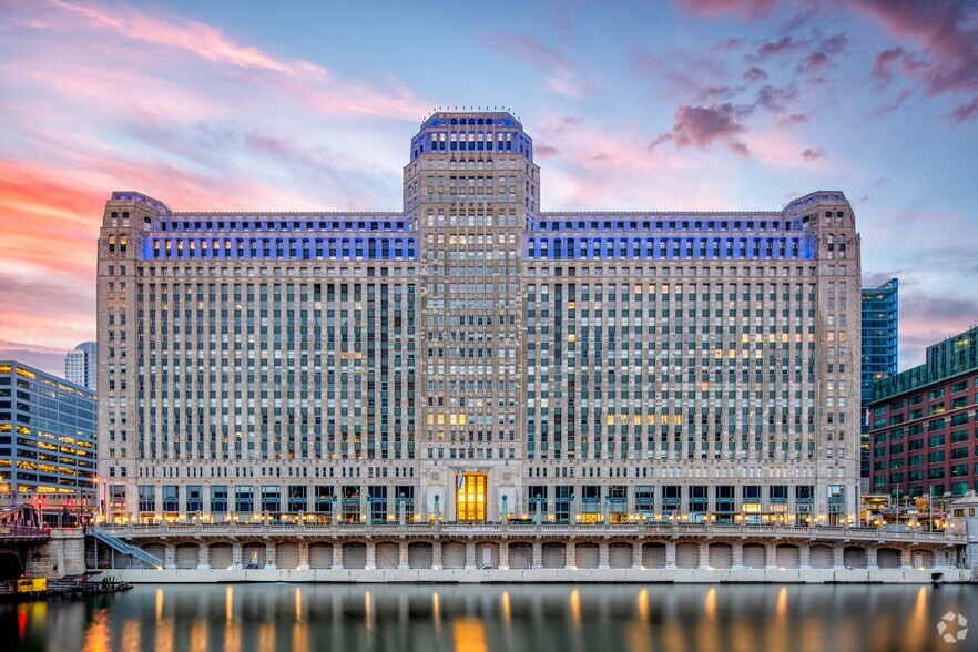 222 Merchandise Mart Plz, Chicago, IL for lease - Building Photo - Image 1 of 25