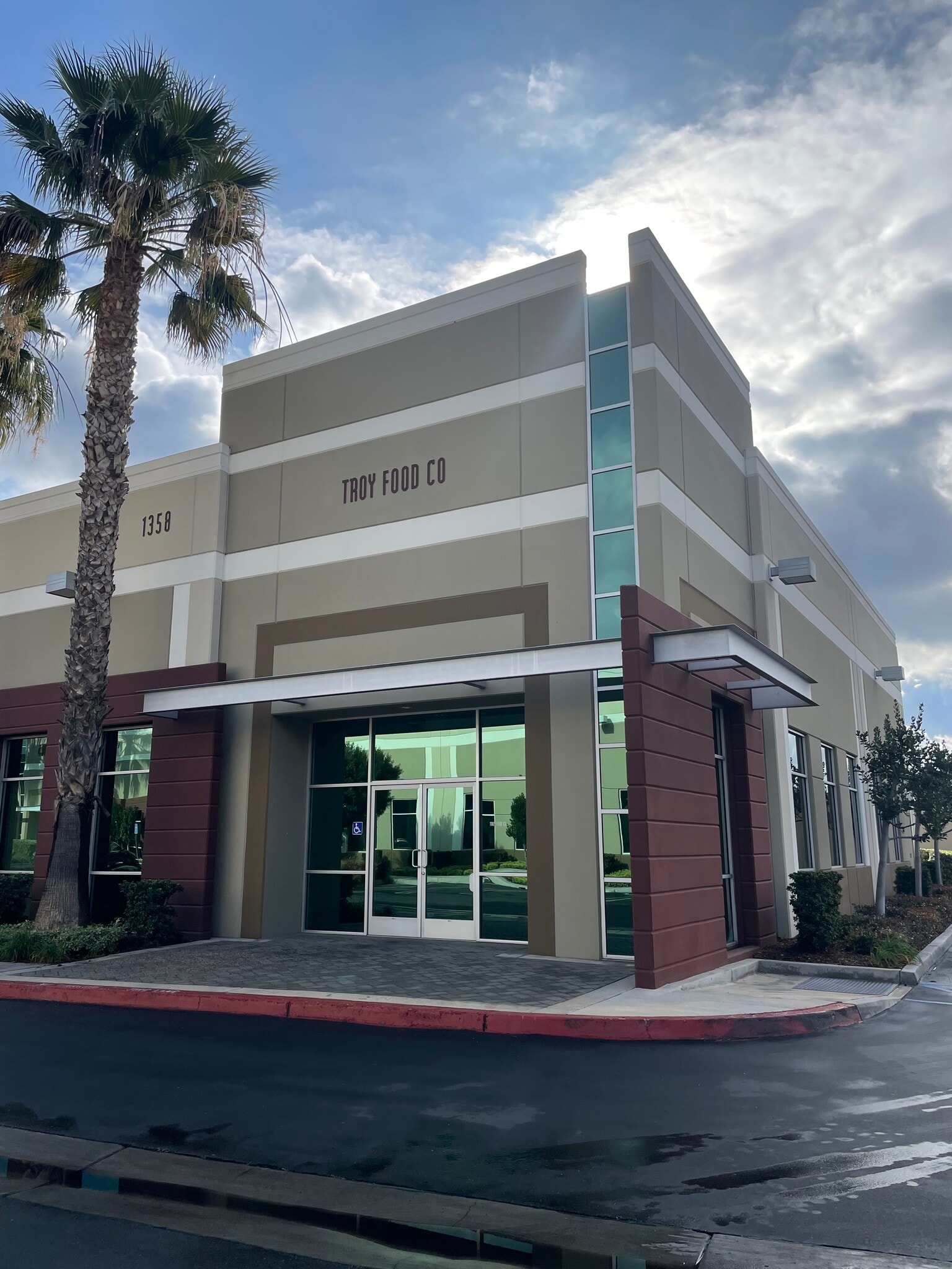 1350-1358 S Ritchey St, Santa Ana, CA à louer Photo intérieure- Image 1 de 3