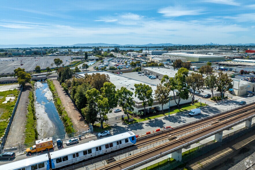 6603-6617 San Leandro St, Oakland, CA à louer - Photo du bâtiment - Image 3 de 6