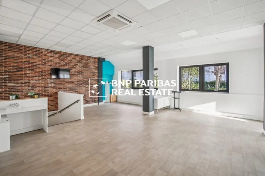 6 Rue Antonin Raynaud, Levallois-Perret for lease - Building Photo - Image 2 of 16