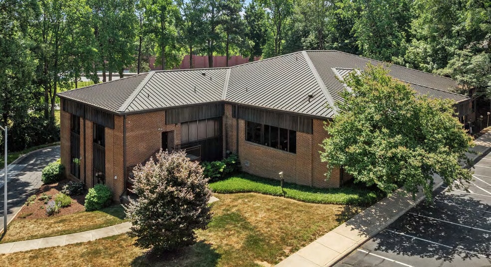 2310 Myron Dr, Raleigh, NC à louer - Photo du bâtiment - Image 2 de 11