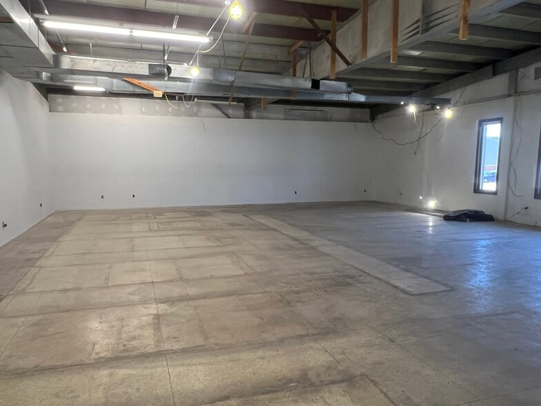 9120 Perry Hwy, Pittsburgh, PA for lease - Building Photo - Image 2 of 13