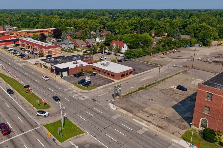23498-23520 Michigan Ave, Dearborn, MI à louer - Photo du bâtiment - Image 1 de 7