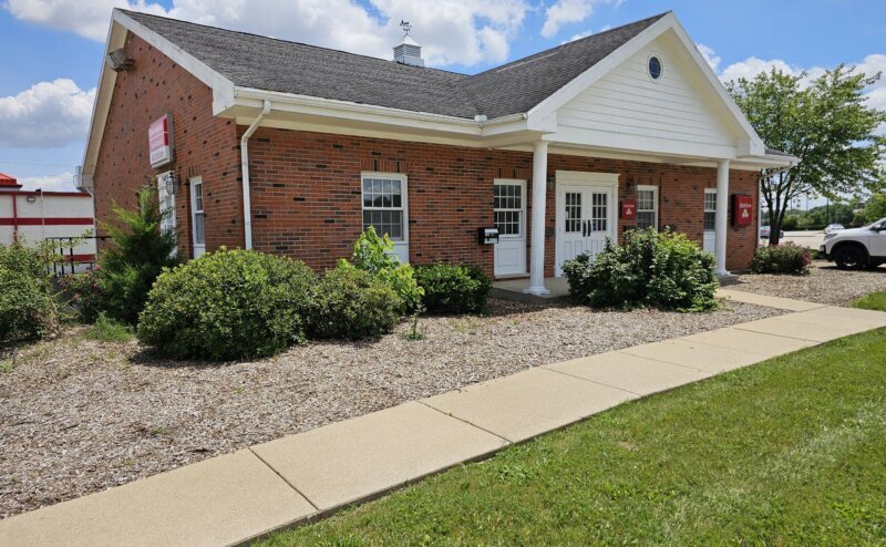 1405 E Florida Ave, Urbana, IL à vendre - Photo du bâtiment - Image 2 de 5