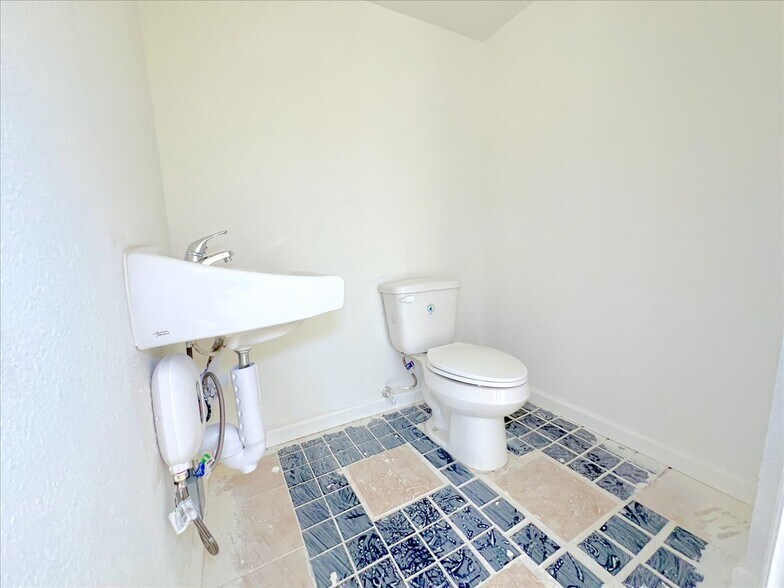 7704 Irvington Blvd, Houston, TX à vendre - Photo du bâtiment - Image 3 de 59
