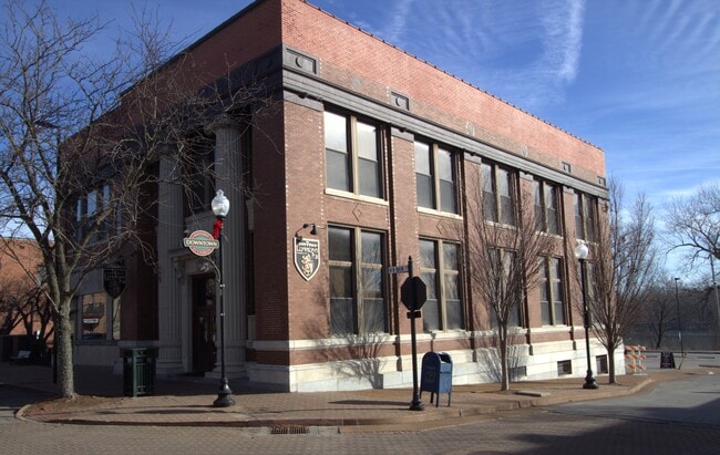 More details for 104 N Main St, Saint Charles, MO - Office for Lease