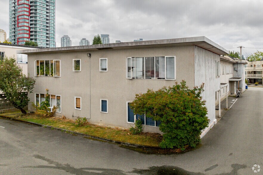 6749 Dow Av, Burnaby, BC à vendre - Photo du bâtiment - Image 2 de 3