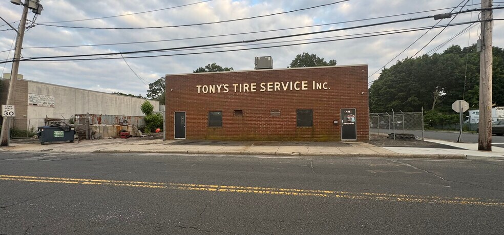 436 Long Island Ave, Wyandanch, NY à vendre - Photo du bâtiment - Image 1 de 4