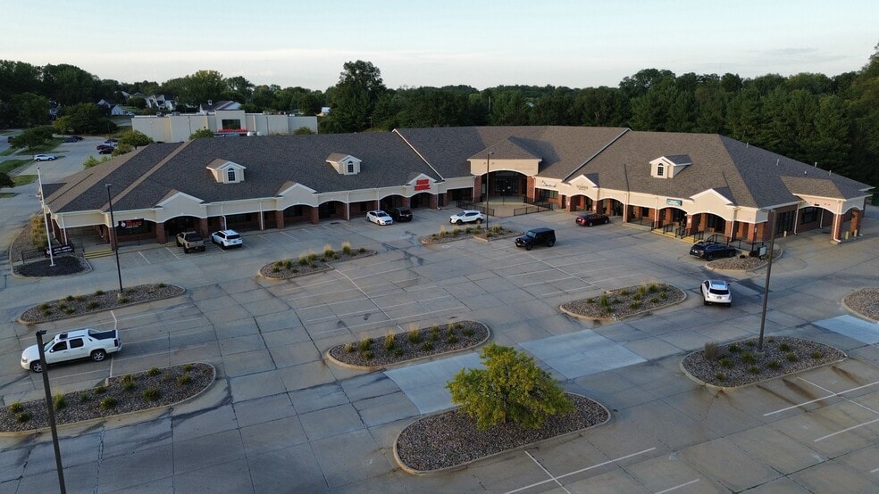 1225 Copper Creek Dr, Des Moines, IA for lease - Aerial - Image 2 of 7