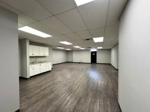 2702-2720 SE Loop 820, Fort Worth, TX for lease Interior Photo- Image 2 of 18