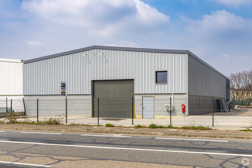 Flex dans Corbas à louer - Photo principale - Image 1 de 2