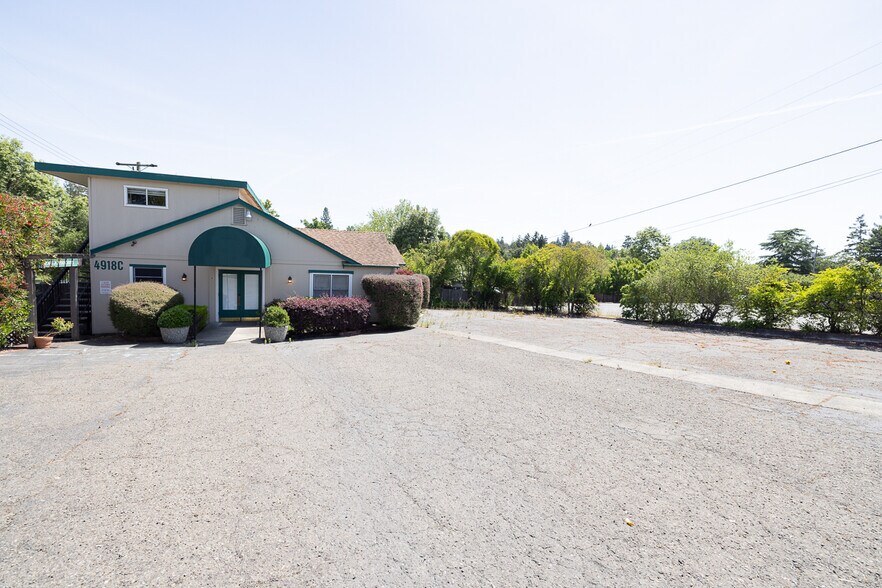 4918 Sonoma Hwy, Santa Rosa, CA à louer - Photo du bâtiment - Image 2 de 16