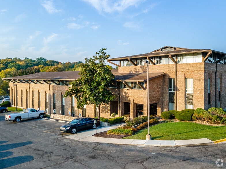 8900 State Line Rd, Leawood, KS à vendre - Photo du bâtiment - Image 2 de 14