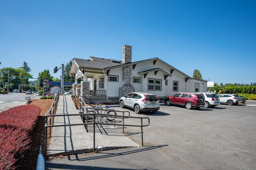 1005 N Main Ave, Gresham, OR à vendre - Photo du bâtiment - Image 3 de 43