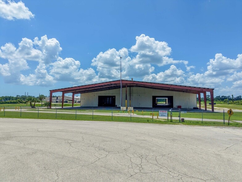 1509 S Byron Butler Pky, Perry, FL for sale - Building Photo - Image 2 of 77