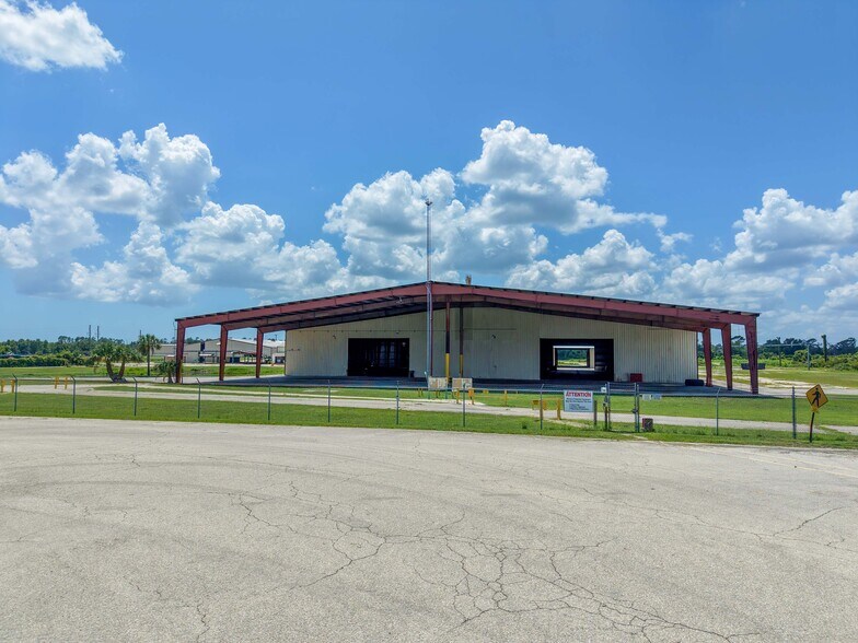 1509 S Byron Butler Pky, Perry, FL à vendre - Photo du bâtiment - Image 2 de 77