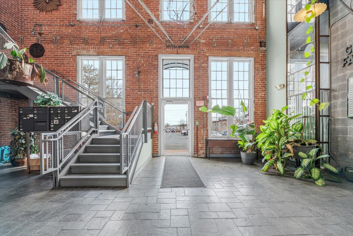 241 E 4th St, Frederick, MD 21701 - Unité 206 -  - Photo intérieure - Image 1 of 26