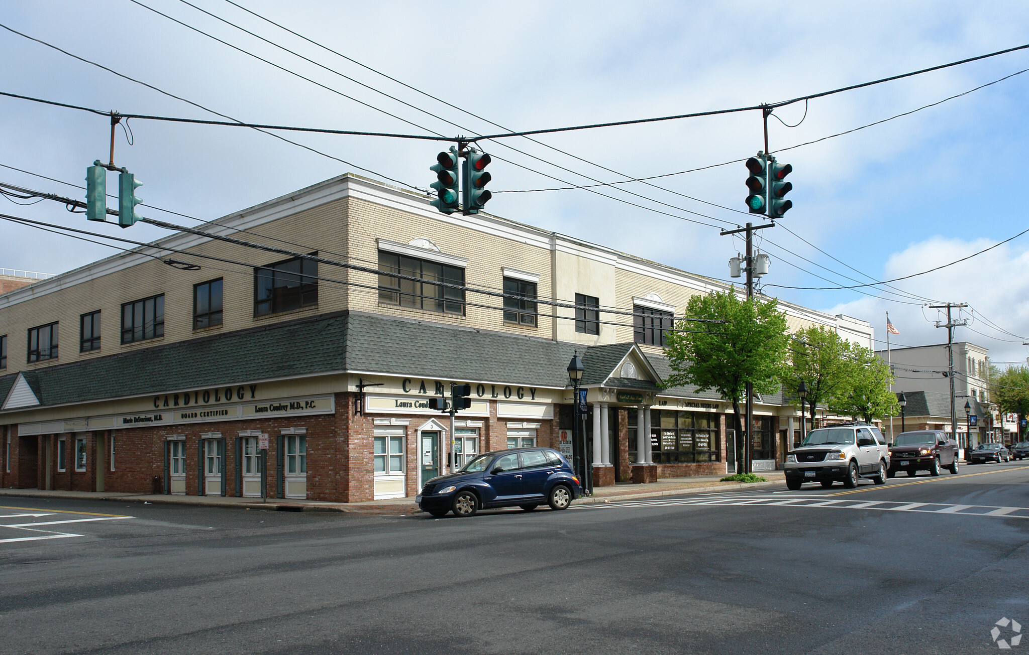 1-25 E Main St, Bay Shore, NY for sale Building Photo- Image 1 of 1