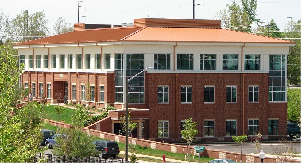 9110 Railroad Dr, Manassas Park, VA for lease - Building Photo - Image 2 of 15