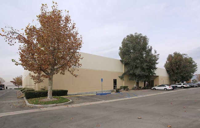 Plus de détails pour 1805 E Riverview Dr, San Bernardino, CA - Industriel à vendre