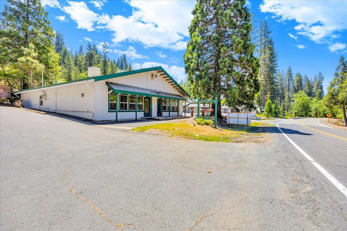 22709 Twain Harte Dr, Twain Harte, CA à vendre Photo du bâtiment- Image 1 de 42