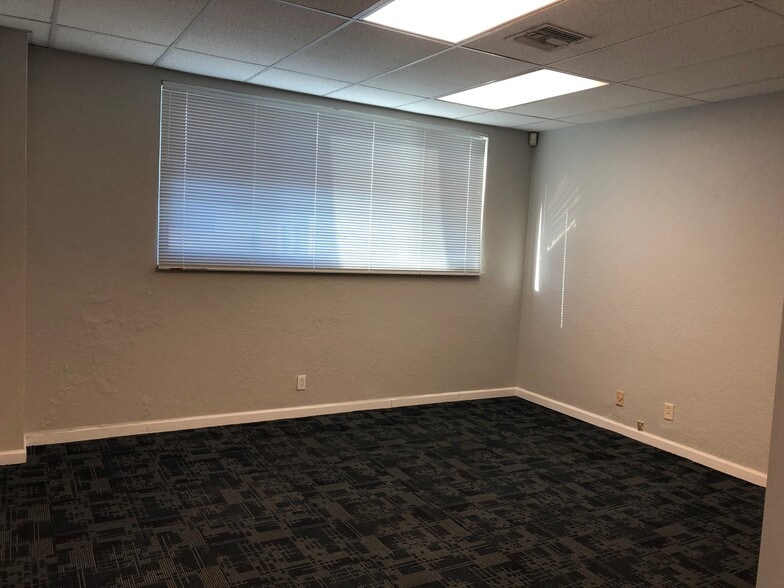 2430 E Commercial Blvd, Fort Lauderdale, FL for lease - Interior Photo - Image 3 of 7