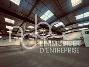 Flex in Vaulx-en-Velin for lease Interior Photo- Image 2 of 11