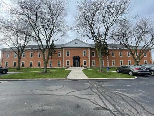 5555 Airport Hwy, Toledo, OH for lease Primary Photo- Image 1 of 19