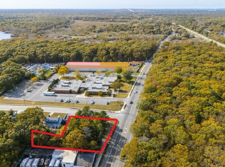 574 Montauk Hwy, Shirley, NY for sale - Building Photo - Image 3 of 6