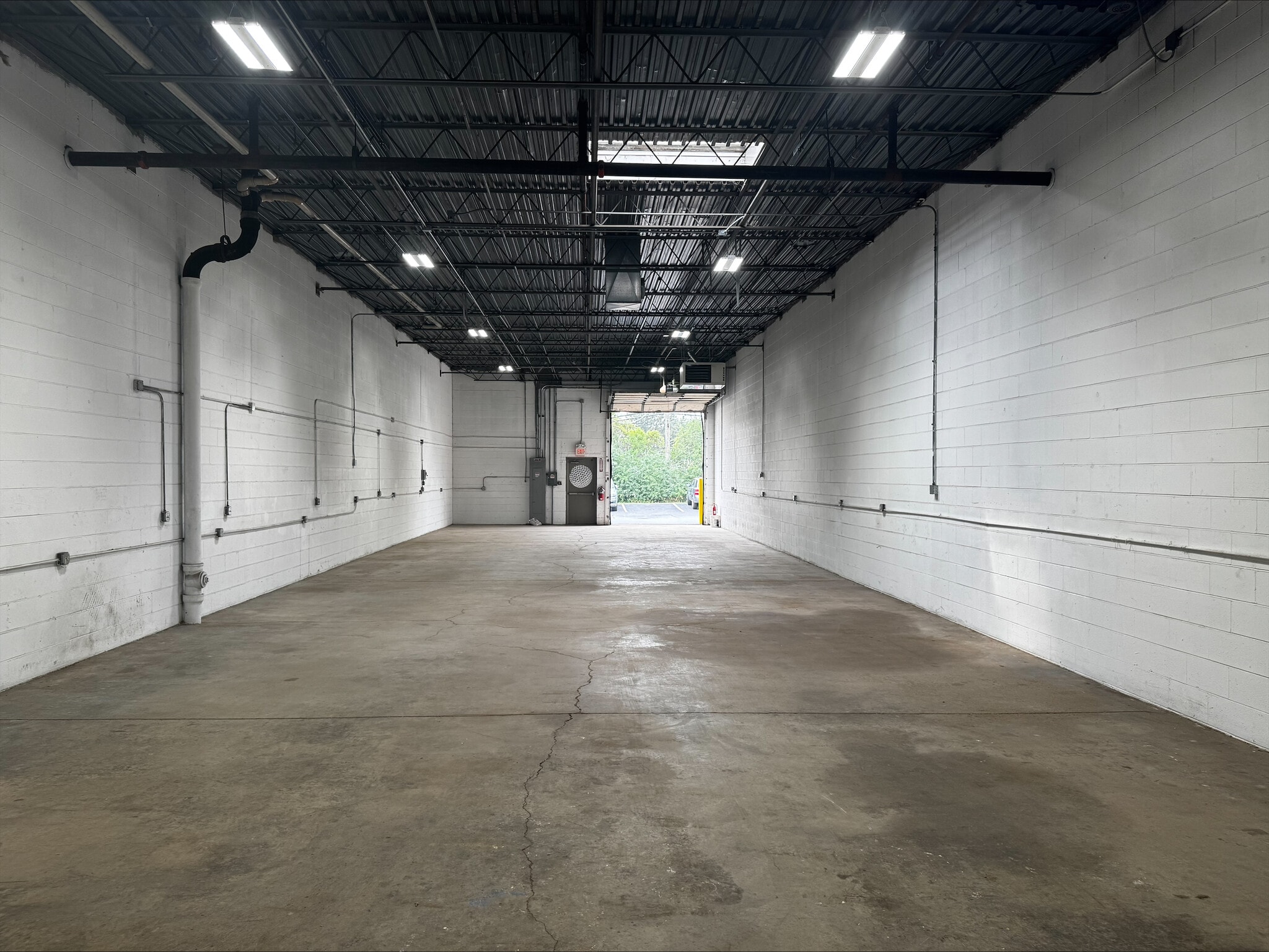 1421-1431 Armour Blvd, Mundelein, IL for lease Building Photo- Image 1 of 5