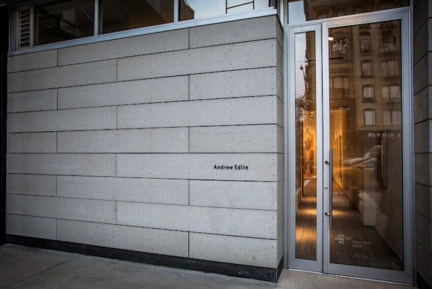 212 Bowery, New York, NY à louer - Photo du bâtiment - Image 3 de 10