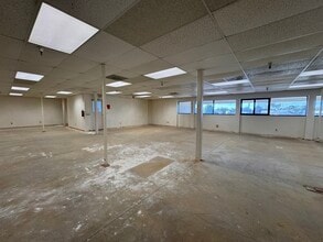 4300-4356 Caterpillar Rd, Redding, CA for sale Interior Photo- Image 2 of 11