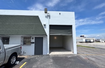 7460-7580 NW 82nd St, Medley, FL à louer Photo intérieure- Image 1 de 5