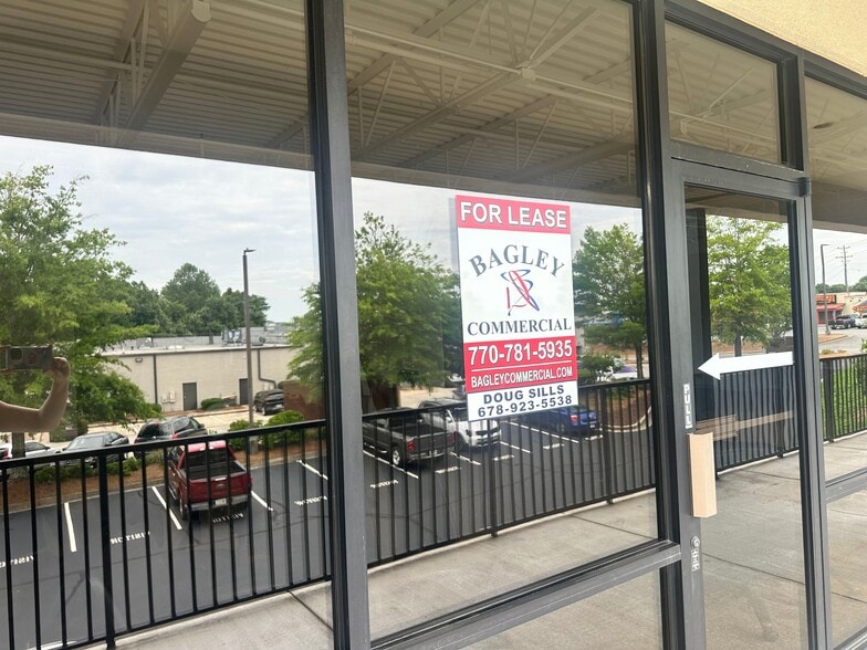 540 Lake Center Pky, Cumming, GA for lease - Building Photo - Image 3 of 15