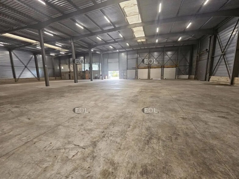 Industrial in Vitry-sur-Seine for lease - Building Photo - Image 3 of 17