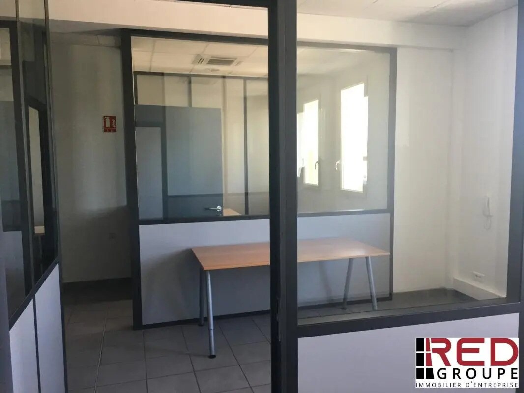 Office in Meyreuil for lease Interior Photo- Image 1 of 6