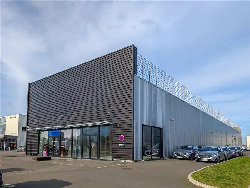 Retail in Saint-Brieuc for lease Building Photo- Image 1 of 7