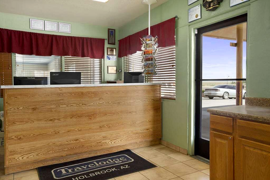 2418 Navajo Blvd, Holbrook, AZ for sale - Interior Photo - Image 3 of 6