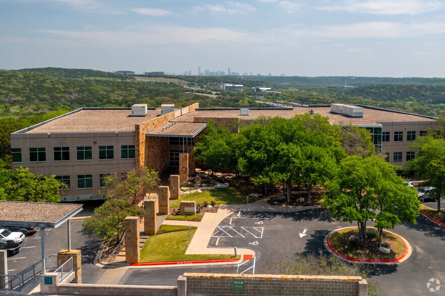 4330 Gaines Ranch Loop, Austin, TX à louer - Photo du b timent - Image 2 de 5