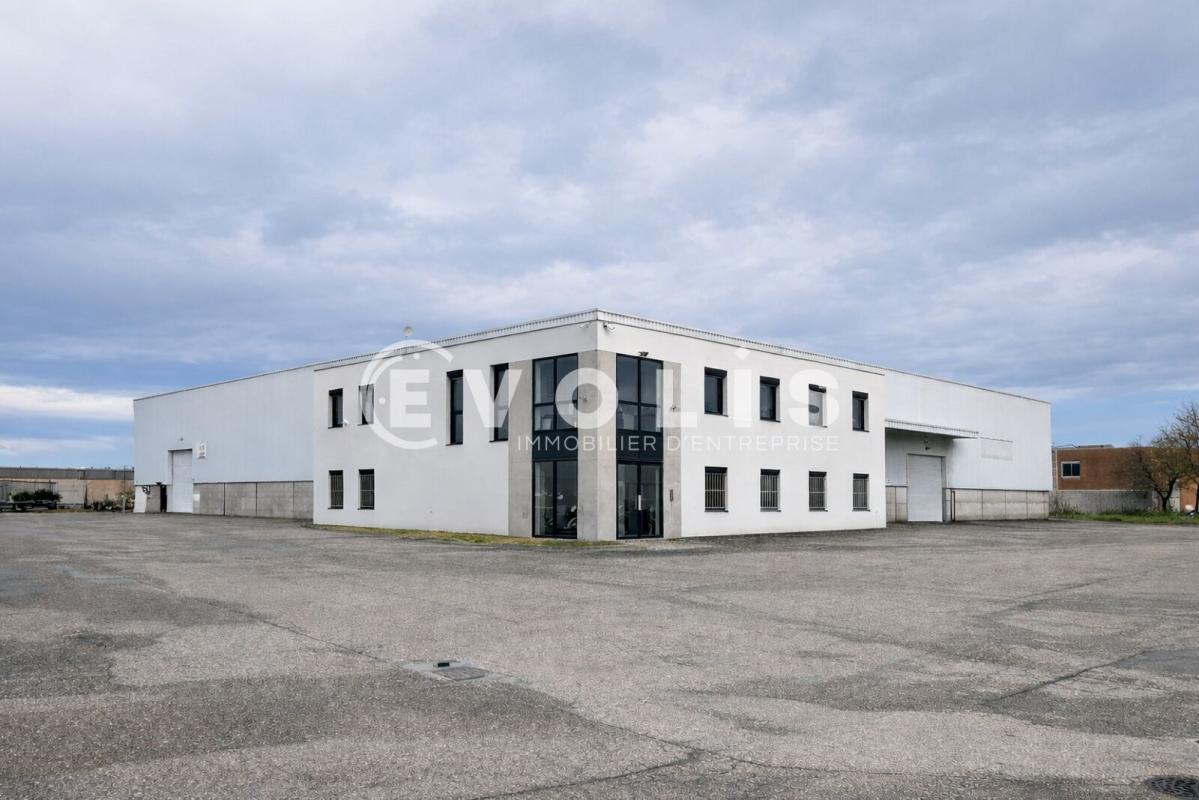 17 Rue Des Frères Lumière, Chassieu à vendre Photo du bâtiment- Image 1 de 30