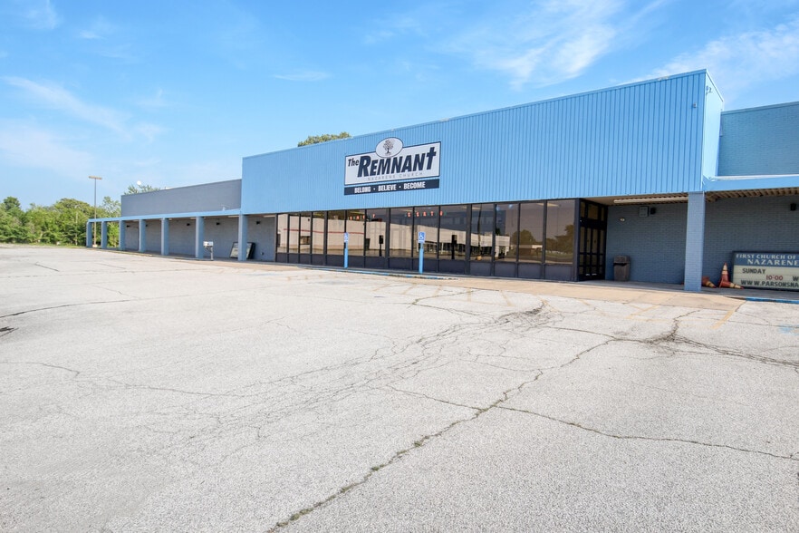 310 Main St, Parsons, KS for sale - Building Photo - Image 1 of 8