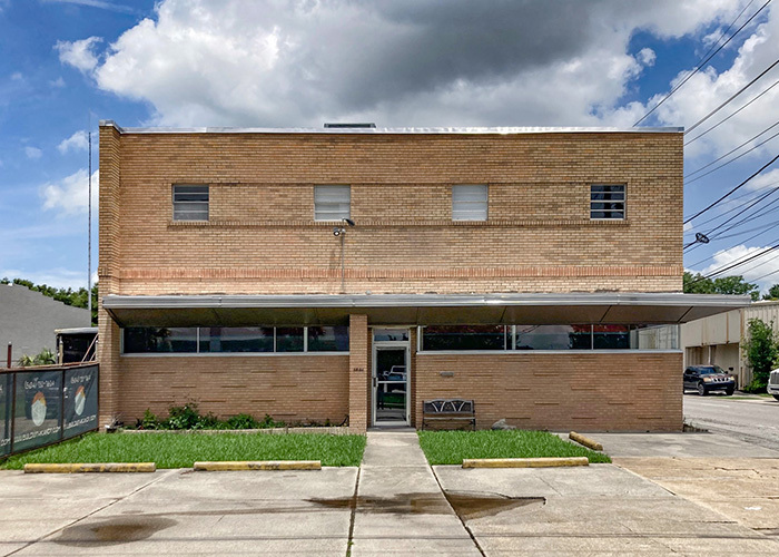 2001 Ridgelake Dr, Metairie, LA à louer - Photo principale - Image 1 de 7