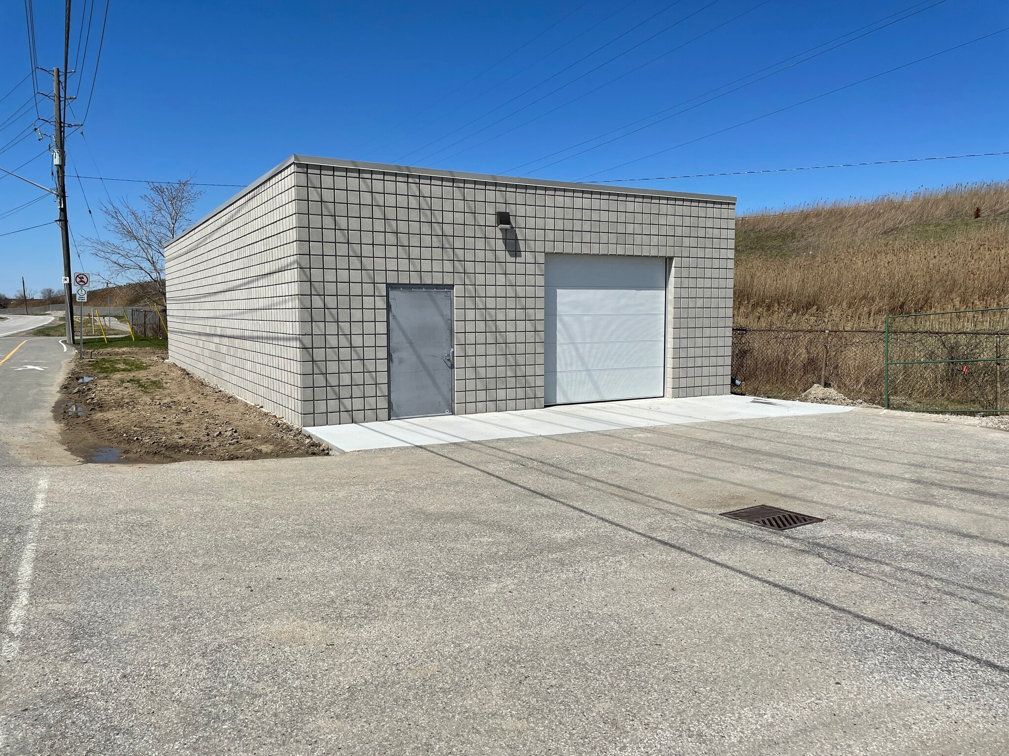 5800 Rhodes Dr, Windsor, ON for lease Building Photo- Image 1 of 4
