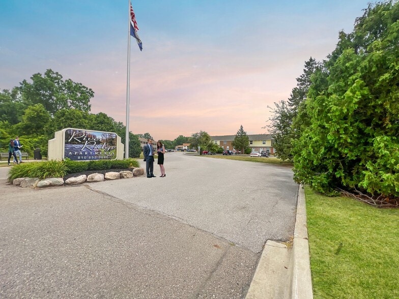 8059 McDermitt Dr, Davison, MI for sale - Building Photo - Image 3 of 6