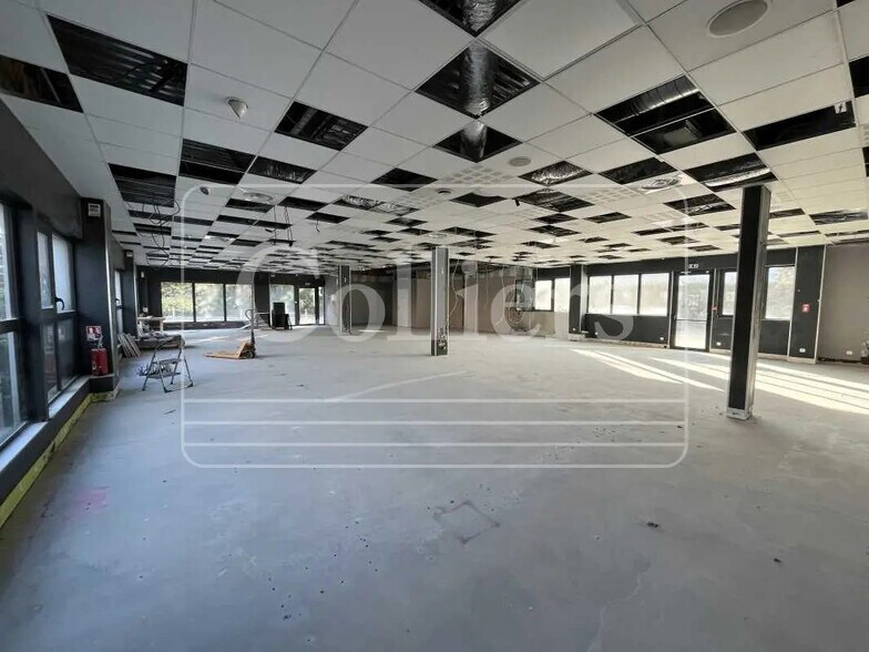 Commerce de détail dans Éguilles à louer - Photo intérieure - Image 3 de 7