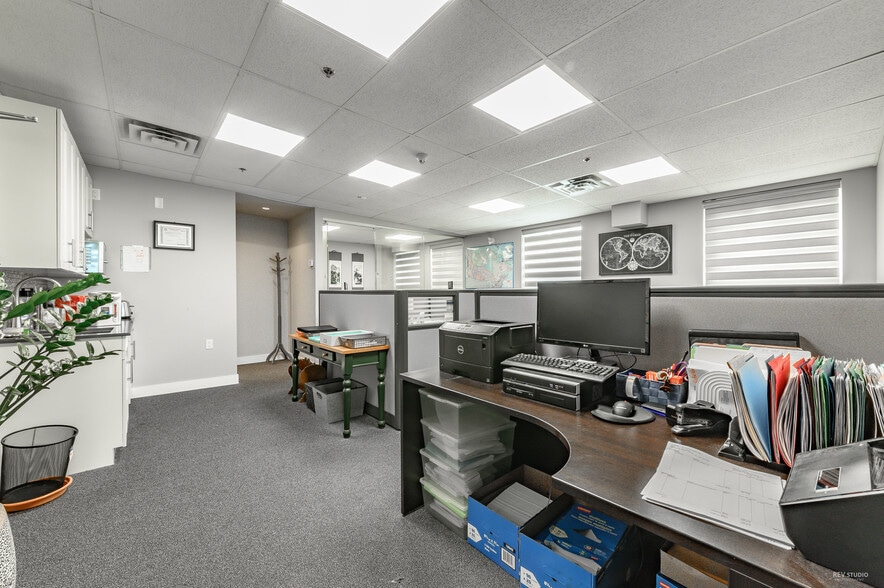 10013 River Rd, Richmond, BC for sale - Primary Photo - Image 1 of 20
