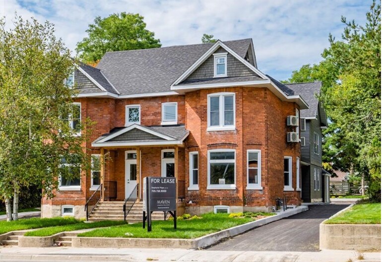 170 Bradford St, Barrie, ON à vendre Photo principale- Image 1 de 1