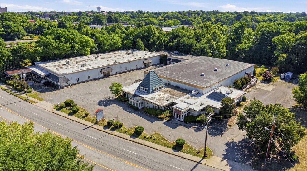 1325 S Eugene St, Greensboro, NC for lease - Building Photo - Image 2 of 3