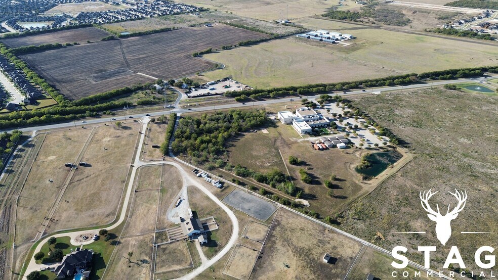 9033 Fort Worth Dr, Argyle, TX à vendre - Photo du bâtiment - Image 2 de 16